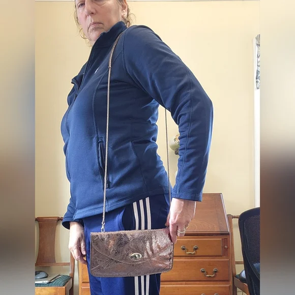 Sorial Metalic Turn Lock Crossbody Purse Handbag with Chain Strap - Picture 11 of 12